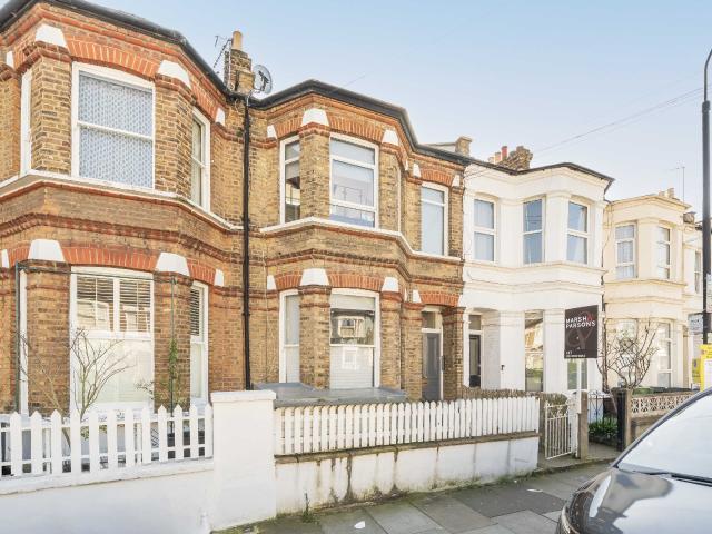 Flat for rent in Shepherd's Bush, Greater London