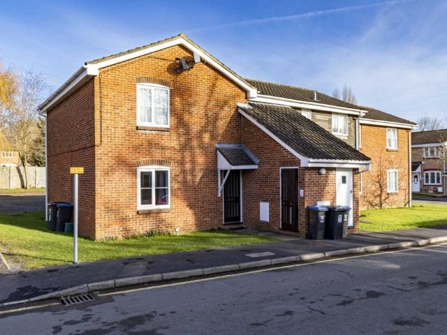 Flat for rent in Maylands, Pouchen End