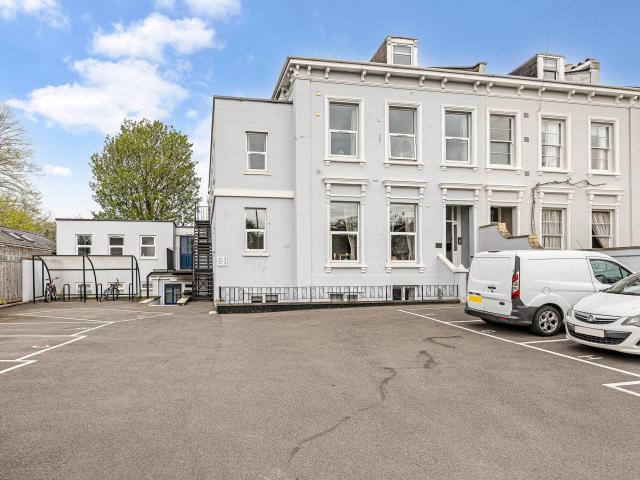 Flat for rent in Whaddon, Golden Valley