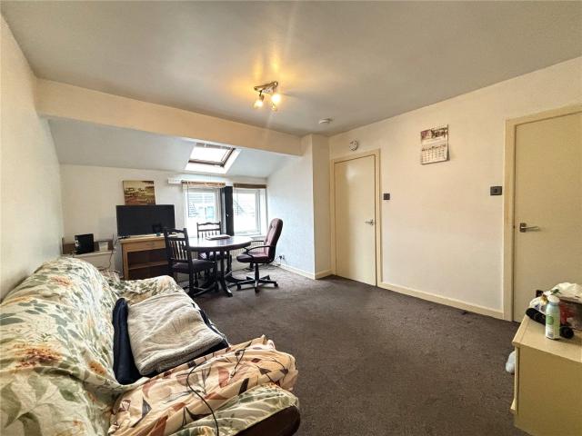 Flat for rent in Buckley, Burnedge