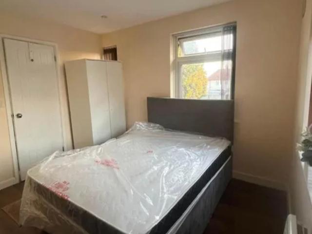 Flat for rent in Hayes, Greater London