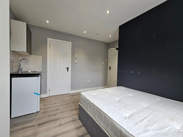 Flat for rent in Hayes, Hayes