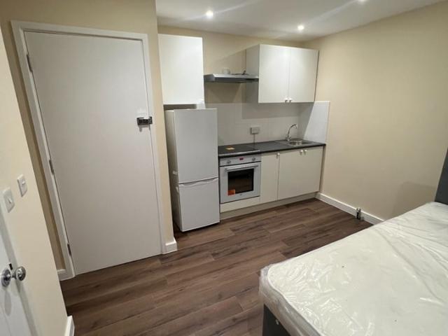 Flat for rent in Hayes, Hayes