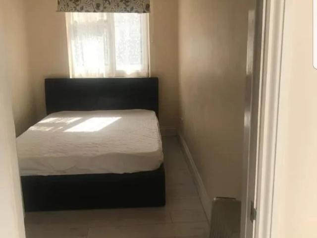 Flat for rent in Hayes, Hayes