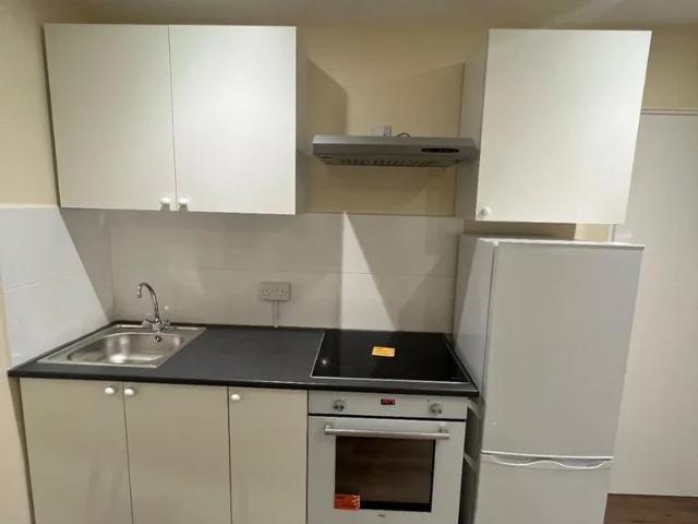 Flat for rent in Hayes, Hayes