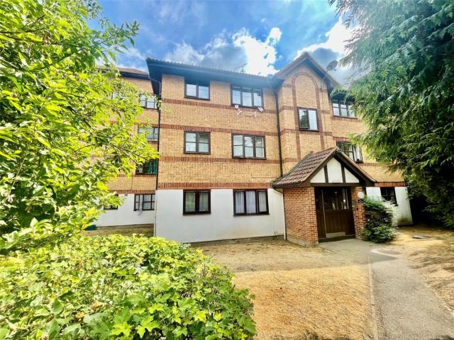 Flat for rent in Slade Green, Greater London