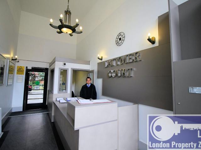 Flat for rent in Brook Green, Greater London