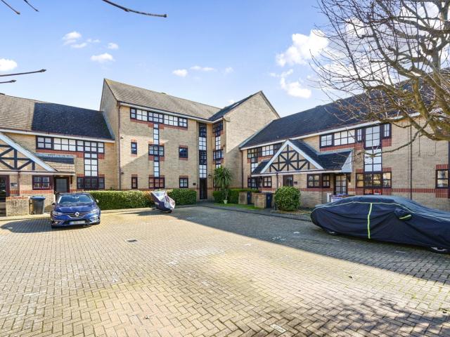 Flat for rent in Fishersgate, West Sussex