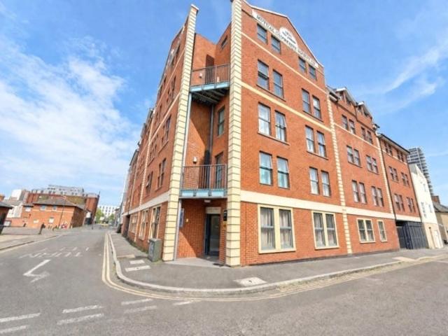 Flat for rent in Rodbourne, Swindon