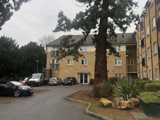 Flat for rent in Ickenham, Greater London