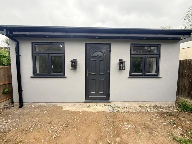 Flat for rent in Clayhall, Greater London