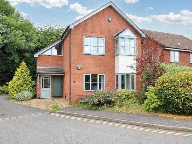 Flat for rent in St John's, Warwick