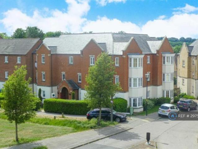 Flat for rent in Oxley Park, Shenley Church End