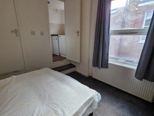 Flat for rent in London Borough of Lambeth, Greater London