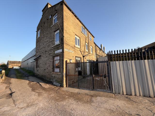 Flat for rent in Pudsey, West Yorkshire
