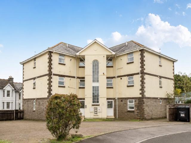 Flat for rent in Callington, Kelly Bray