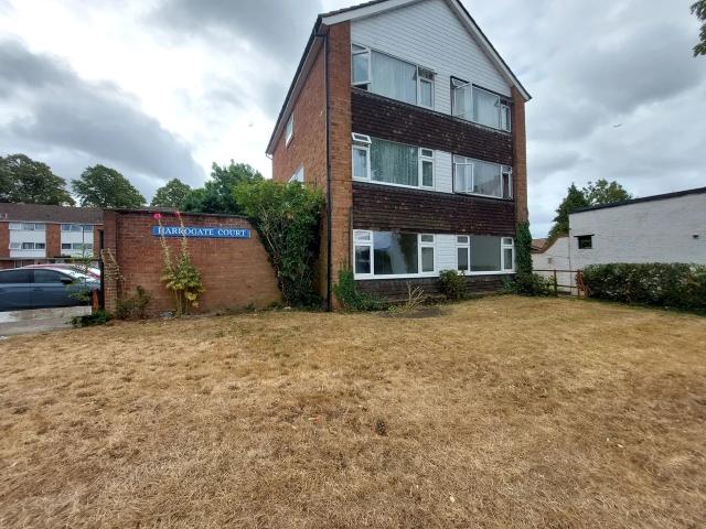 Flat for rent in Slough