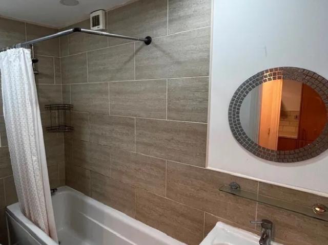 Flat for rent in Nangreaves, Wales