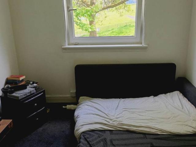 Flat for rent in Hillington, Scotland