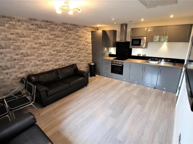 Flat for rent in Hyde Park, Leeds