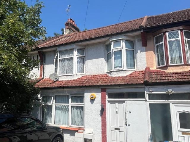 Flat for rent in New Southgate, Greater London