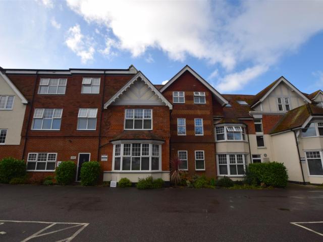 Flat for rent in Glyne Gap, Heathlands