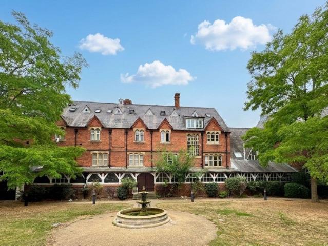 Flat for rent in Clewer Village, Windsor