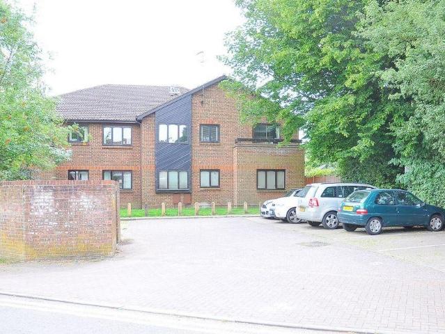 Flat for rent in St Albans, Five Acres