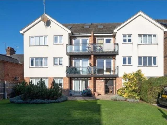 Flat for rent in St Albans, Five Acres