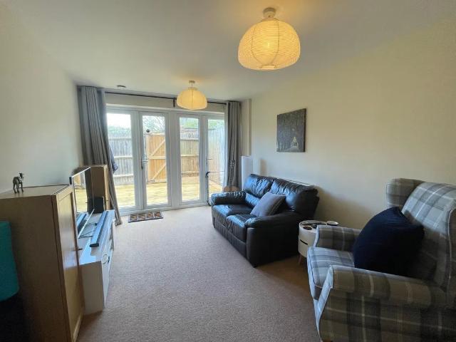 Flat for rent in St Albans, Five Acres