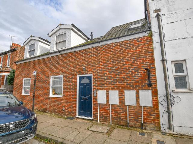 Flat for rent in St Albans, Five Acres