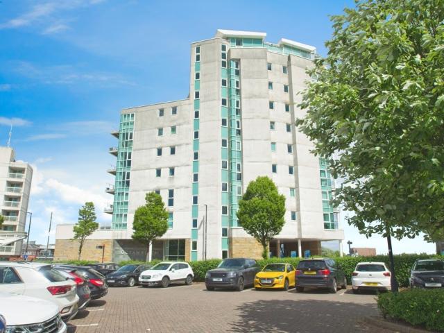Flat for rent in Cardiff Bay, Falcon Lodge