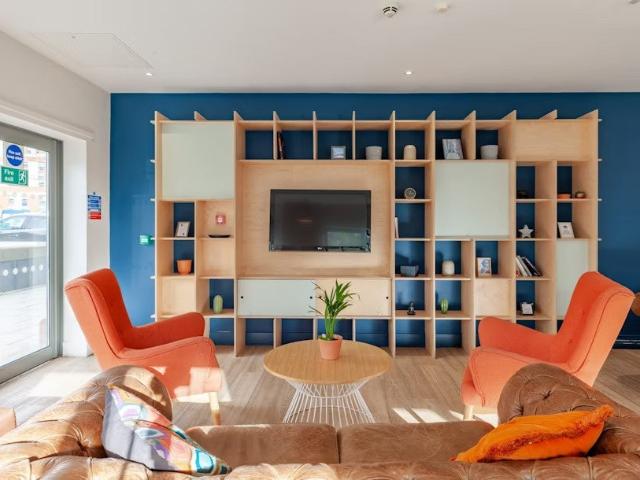 Flat for rent in Calton, Scotland