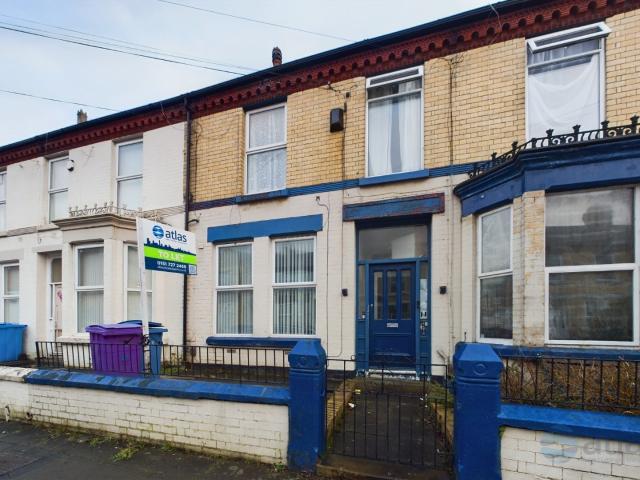 Flat for rent in Calderstones