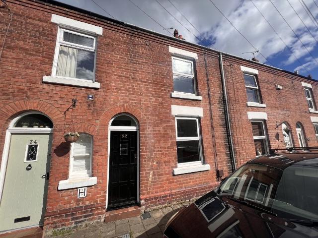 Flat for rent in Pen-y-ffordd, Wales