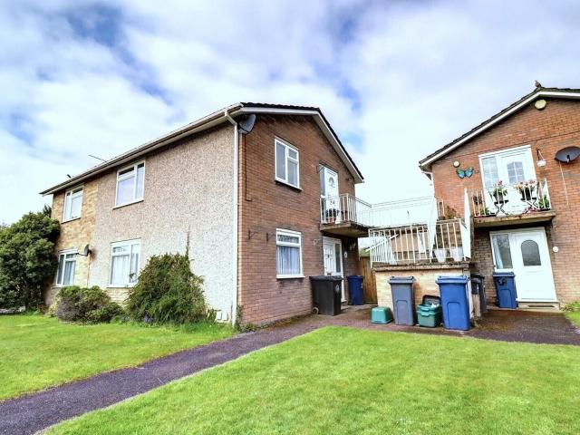 Flat for rent in Beaconsfield and Chepping Wye Community Board, Tylers Green