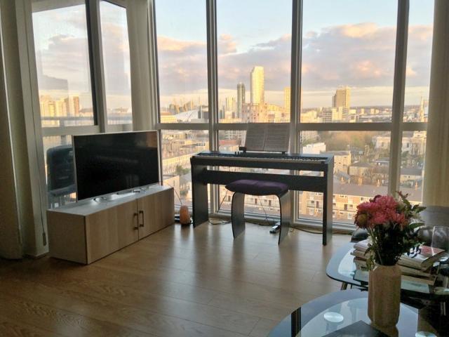 Flat for rent in London Borough of Tower Hamlets, Greater London