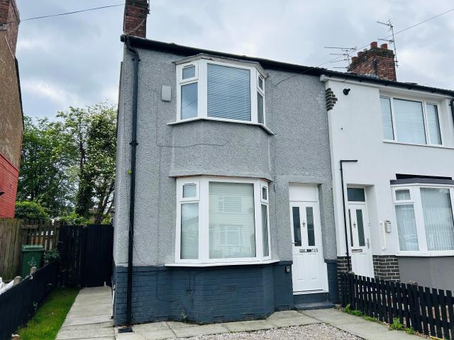 Flat for rent in Calderstones