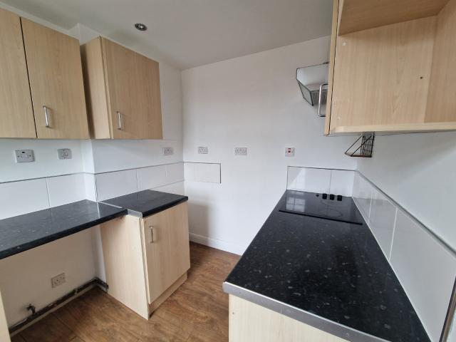 Flat for rent in Colburn