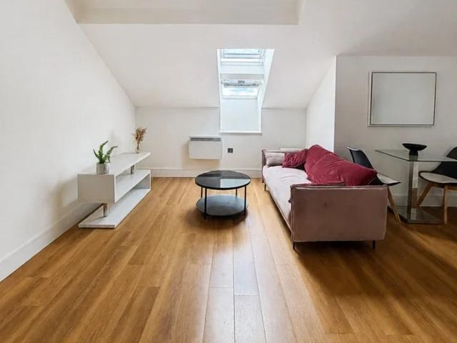 Flat for rent in Slough