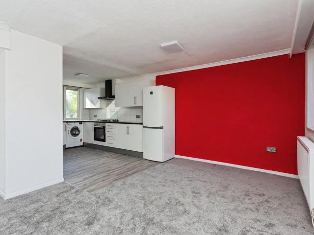 Flat for rent in Pinner, Greater London