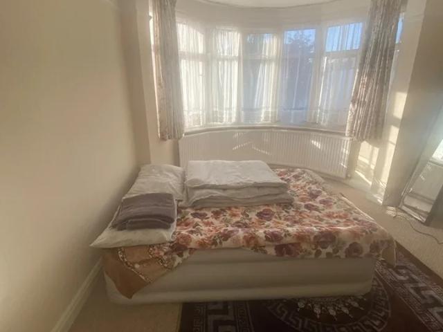 Flat for rent in Harrow Weald, Greater London