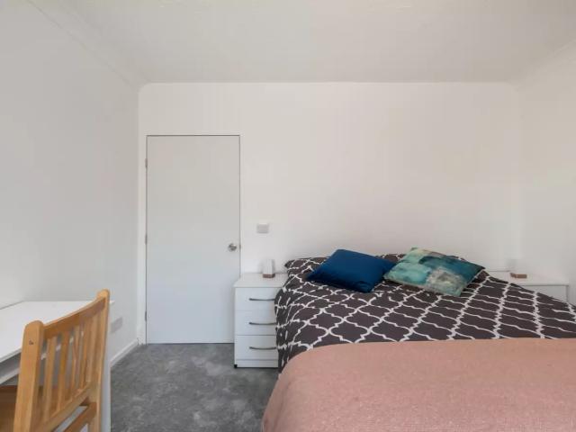 Flat for rent in London Borough of Lewisham, Greater London