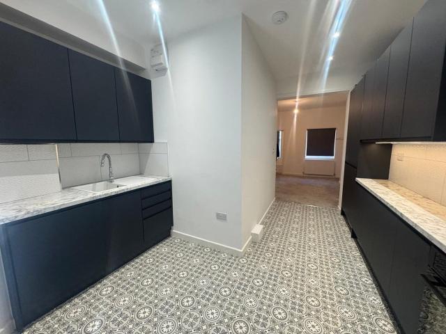 Flat for rent in London Borough of Croydon, Greater London
