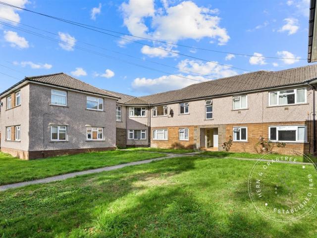 Flat for rent in Birchgrove, Cardiff