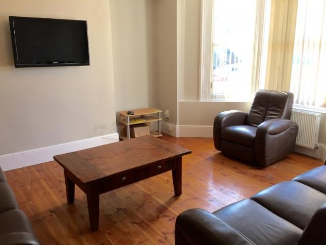Flat for rent in Frizinghall, West Yorkshire