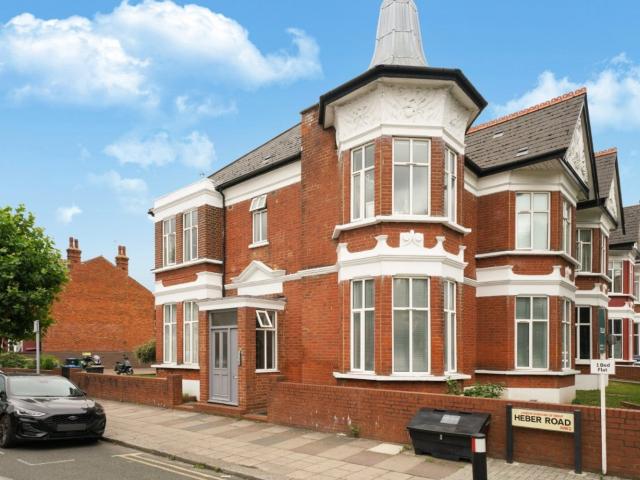 Flat for rent in Cricklewood, Cricklewood