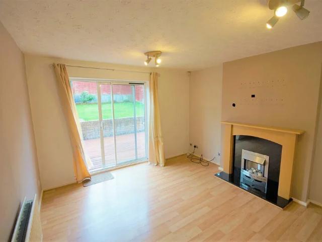 Flat for rent in Holbrooks, West Midlands