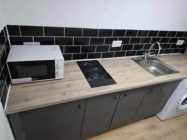 Flat for rent in Ringlestone, Midway