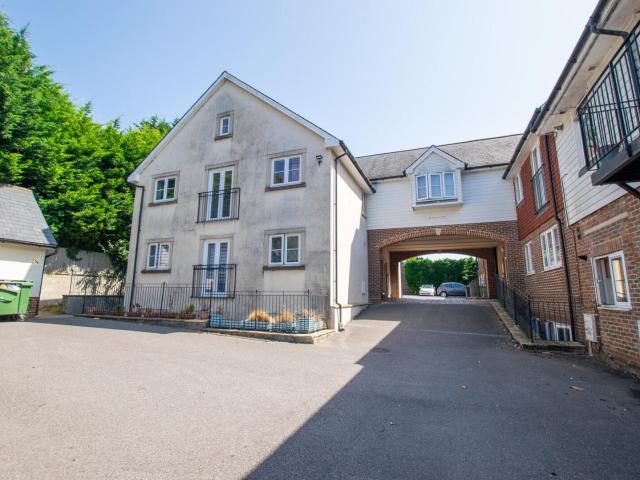 Flat for rent in Uckfield, Cross In Hand